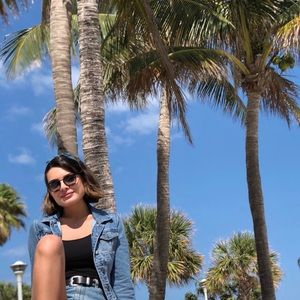 Meet your Posher, Pelin